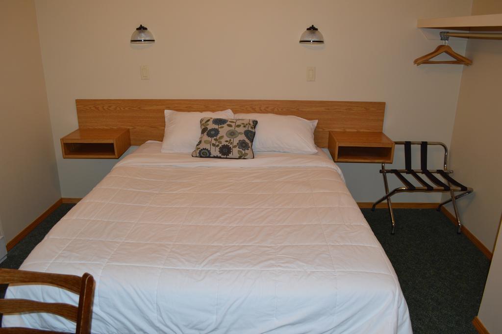 Motel Tyrol Radium Hot Springs Habitación foto