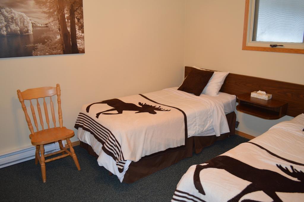 Motel Tyrol Radium Hot Springs Habitación foto